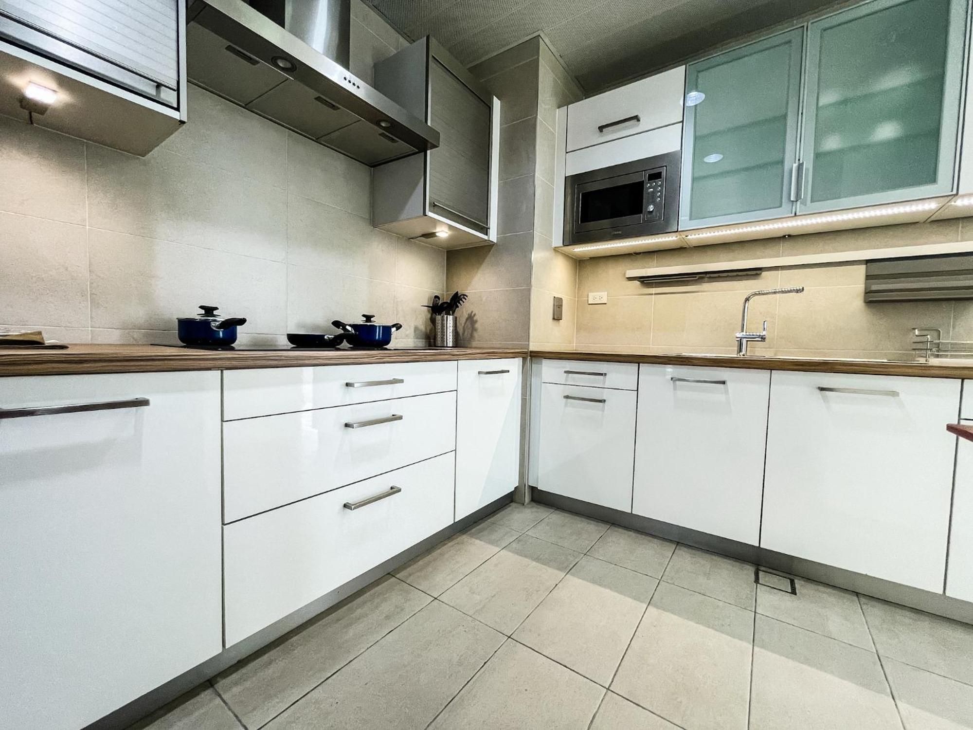 Full-Serviced Residential Apartment In Uptown, Bgc มะนิลา ภายนอก รูปภาพ